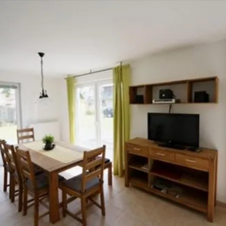 Vakantiehuis K83 - Modernes Ferienhaus Mit Aussensauna Und Sonnenterrasse Am See In *
